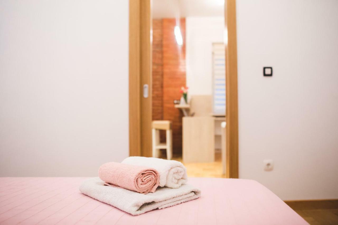 Clyra Apartment City Centar Zagreb Buitenkant foto