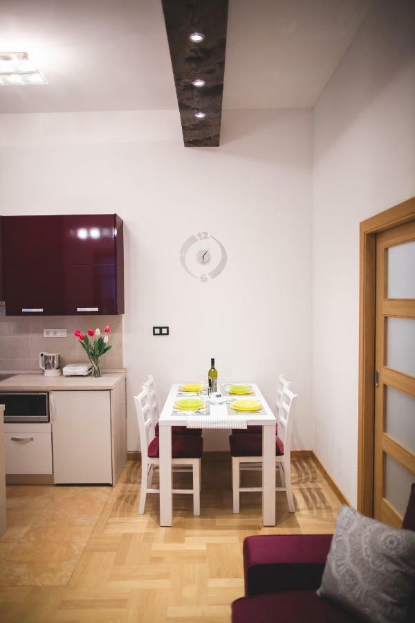 Clyra Apartment City Centar Zagreb Buitenkant foto